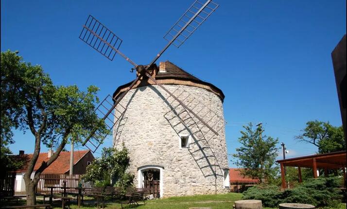Muzeum Větrný mlýn Rudice - historie větrných mlýnů