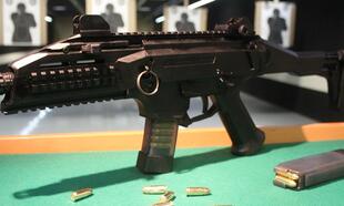 Střelnice Walzel - Scorpion Evo 3 a pistole 9mm pro 2 osoby