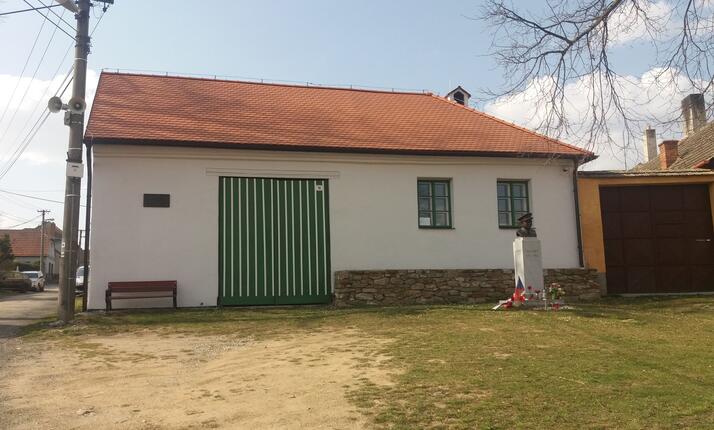 Rodný dům Jana Kubiše Dolní Vilémovice -muzeum národního hrdiny