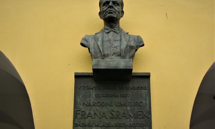 Muzeum Fráni Šrámka - moderní výstava o životě Fráni Šrámka