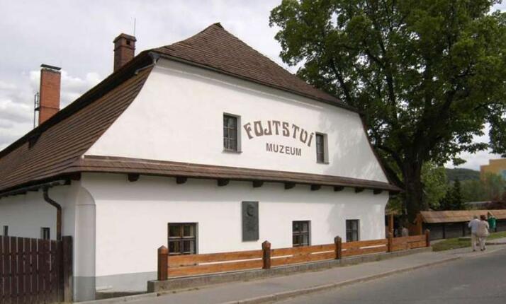 Muzeum Fojtství v Kopřivnici - historické kočáry