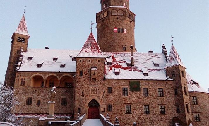 Hrad Bouzov - přijďte se podívat na náš pohádkový hrad