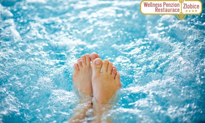 Hydromasážní whirpool - uvolněte se ve vodní lázni