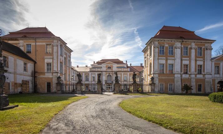 Zámek Duchcov - místo, kde Giacomo Casanova završil svůj život