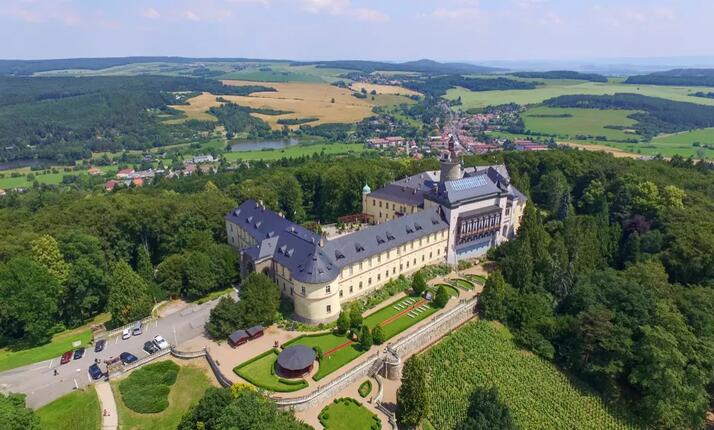 Zámek Zbiroh - vychutnejte si krásné zámecké prostředí