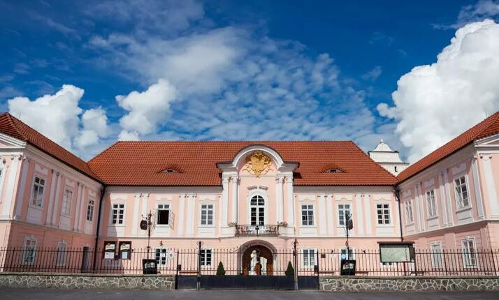 Zámek Hrádek u Sušice - s naučnou stezkou Františka Pravdy