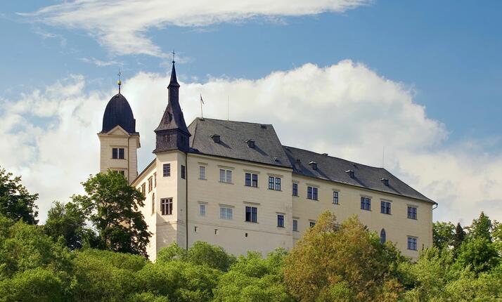 Zámek Hrubý Rohozec Turnov - hraběcí hříchy a sportovní vášně