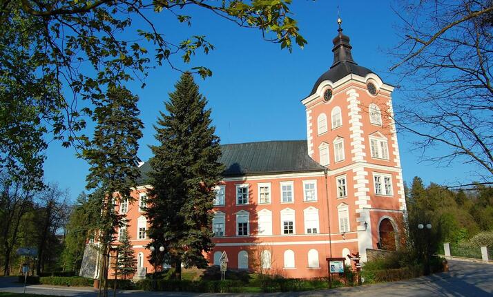 Zámek Kamenice nad Lipou - první zmínky již ve 13. století