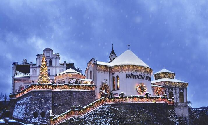 Zámeček Doubí - místo kde mají Vánoce celoročně