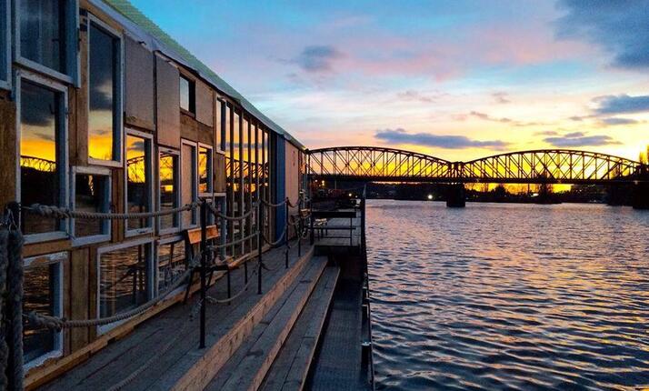 Lázně na lodi Praha - finská sauna na lodi Avoid Gallery