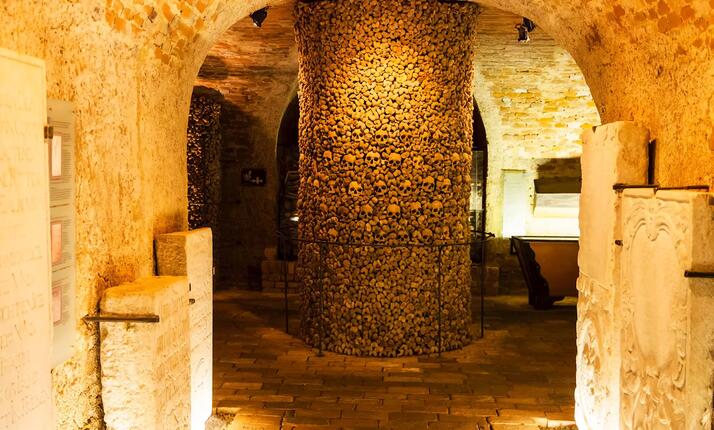 Kostnice u sv. Jakuba Brno – druhá největší kostnice v Evropě