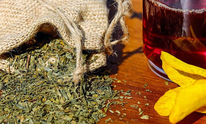 Vlachovická bylinka - parafínový zábal, bylinná sauna a peeling