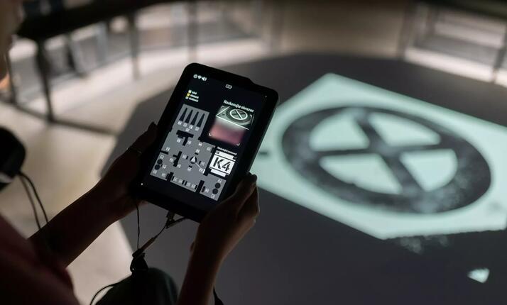 Institut Paměti národa Brno - interaktivní expozice 2.sv. války