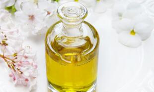 Aromatická olejová masáž - 60, 90 nebo 120 minut