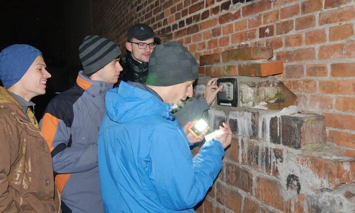 Venkovní šifrovací hra - Příběh ve městě