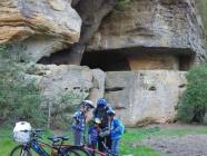 Venkovní úkrytová hra u jeskyně Klemperka - Šemanovickým dolem se skřítkem Karpíškem