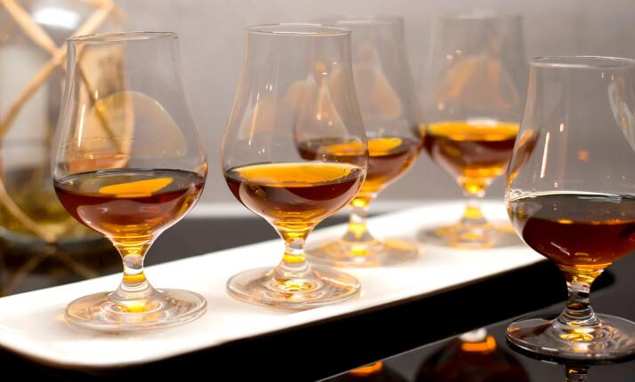 Rumový kurz s degustací - namíchejte si vlastní blend a odnesete si lahvičku na památku!