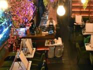 ArtMoment v Olomouci (Rest & Chill) - Malování akrylem v elegantní restauraci se sklenkou v ruce