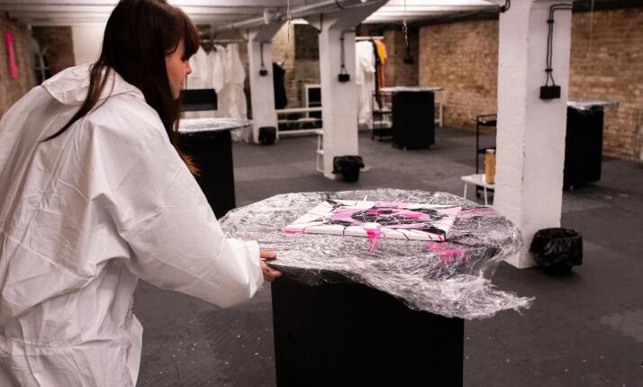 ArtLab v Praze (Vnitroblock) - Abstraktní umění v ateliéru plném experimentů