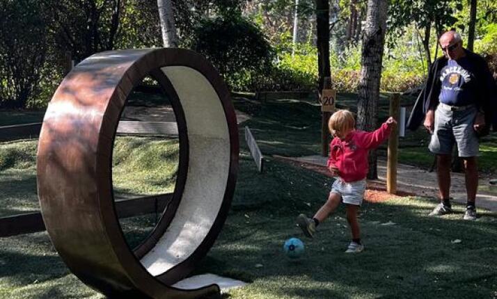 Fotbalgolf v Pirátí zátoce Praha – zábava pro celou rodinu