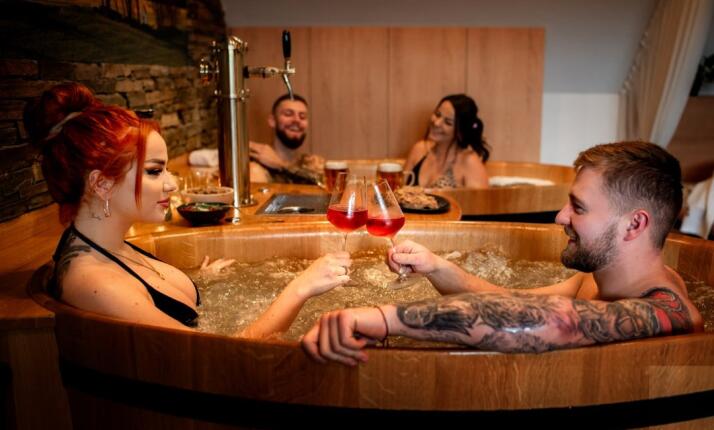 Lázně Mikulčice - Sdílená Relaxace: Přísadová koupel až pro čtyři (zvýhodněný balíček)