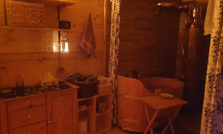 Relaxační masáž s uvolňující koupelí - Selské lázně - Modletický dvůr