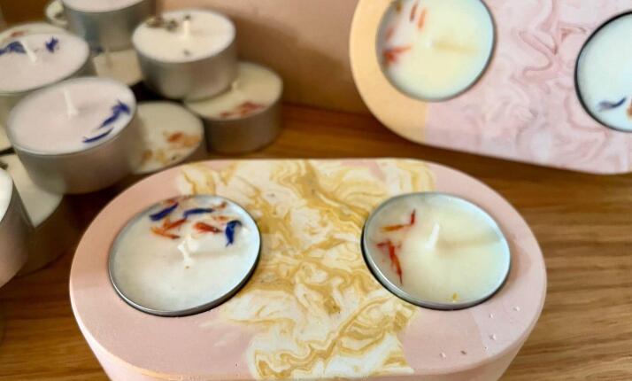 Workshop: výroba jesmonite svícnu ve Studiu Cat on the Moon - svícen z přírodní pryskyřice