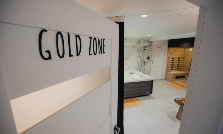 GOLD ZONE - Privátní wellness s vířivkou a infrasaunou - RELAX+ balíček