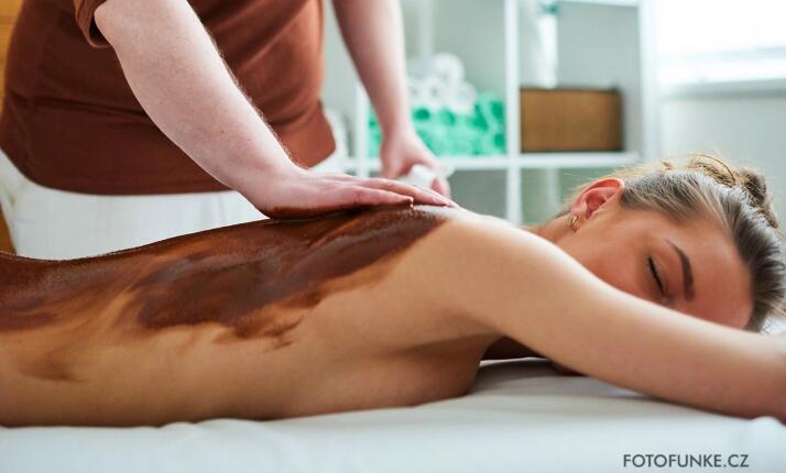Chocolate massage with wrap