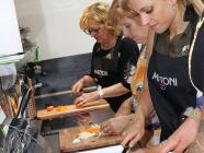 Kurzy vaření v Kladně (Poděbradova) – proměňte vaření v zážitek se slevou 200 Kč