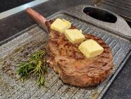 Kurz dokonalé steaky „BIFTEK, T-BONE, TOMAHAWK“ slevou 500 Kč!