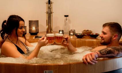 Lázně Mikulčice - Romantický Únik s Masáží: Přísadová koupel s blahodárnou masáží pro dva