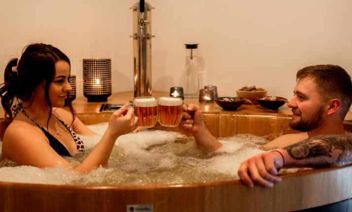 Lázně Mikulčice - Romantický Únik s Masáží: Přísadová koupel s blahodárnou masáží pro dva