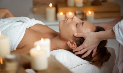 Head Spa + relaxační masáž – 120 minut kompletní péče o tělo, mysl a vlasy
