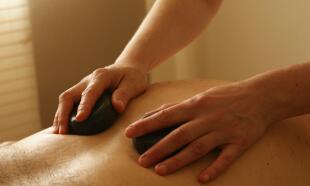 Masáž lávovými kameny - 50 minut regenerace a pohody