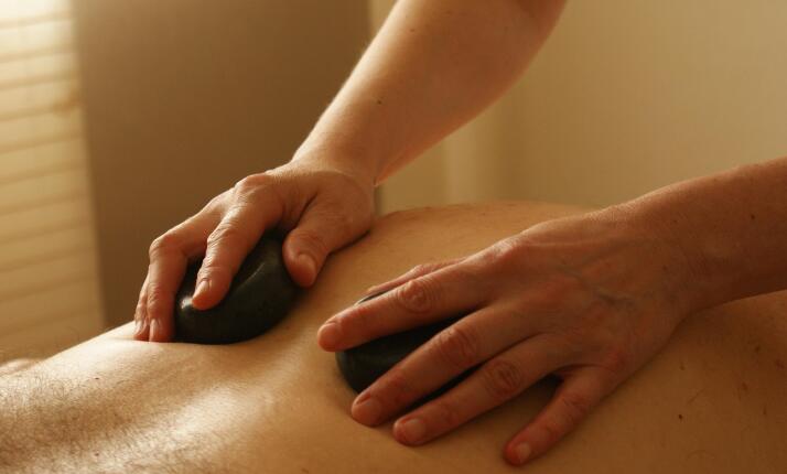 Masáž lávovými kameny - 50 minut regenerace a pohody