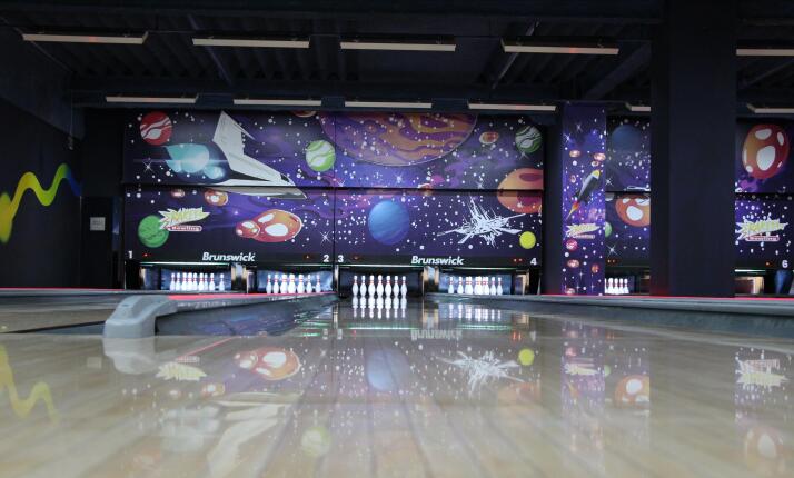 Raketa bowling Opava - 6 bowlingových drah