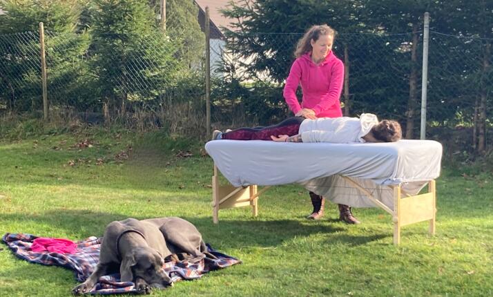 Kraniosakrální uvolnění - jemné působení na kvalitu proudění mozkomíšního moku v mozku a páteři