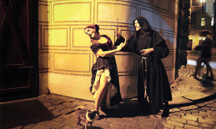 Strašidelná pouť časem od Orloje k poledníku