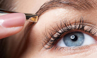 Barvení a úprava obočí