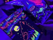 Malování ve tmě – zažij magický zážitek, kde umění ožívá ve světle