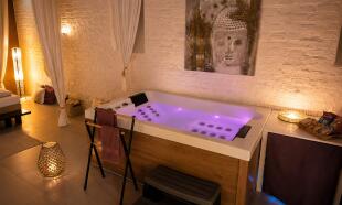 Celá noc v privátním wellness pro dva vč. snídaně a 0,75l láhve vína nebo sektu
